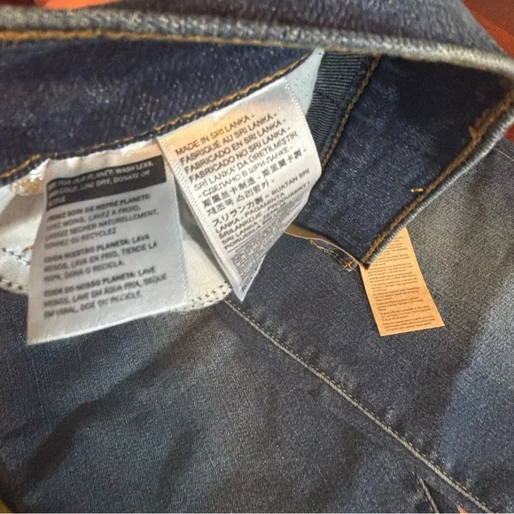 NWT Levi's High Waisted Mom Jean 29x29 - Picture 7 of 9